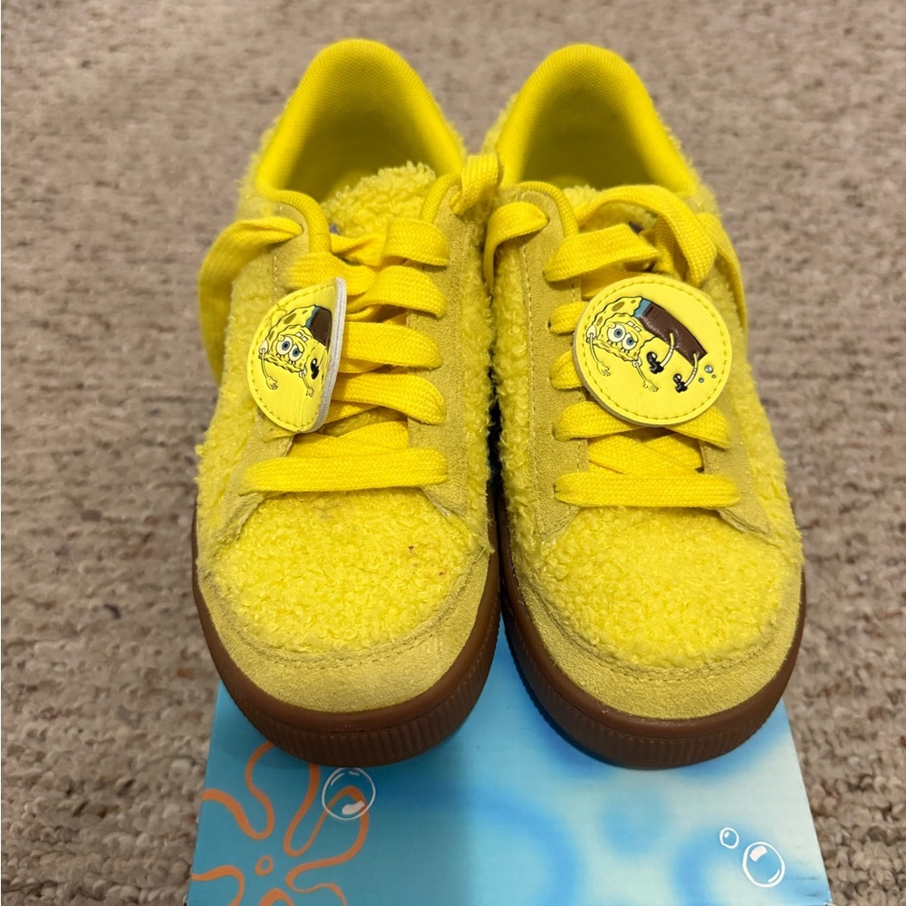 SpongeBob Kids Yellow Sneakers - like new in box size 3.5